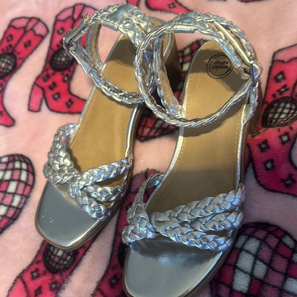 Girls sandals